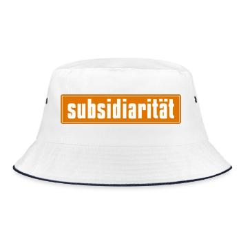 Subsidarity Schriftzug auf Background - Bucket Hat - Weiß/Navy - Vorne