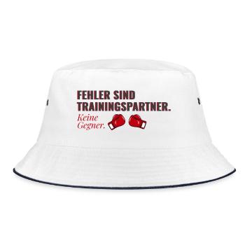Fehler sind Trainingspartner – Mindset Shirt - Bucket Hat - Weiß/Navy - Vorne