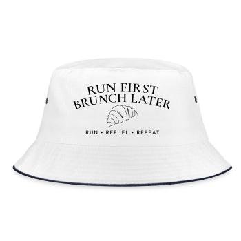 Zuerst laufen, später brunchen – Running & Brunch Club - Bucket Hat - Weiß/Navy - Vorne