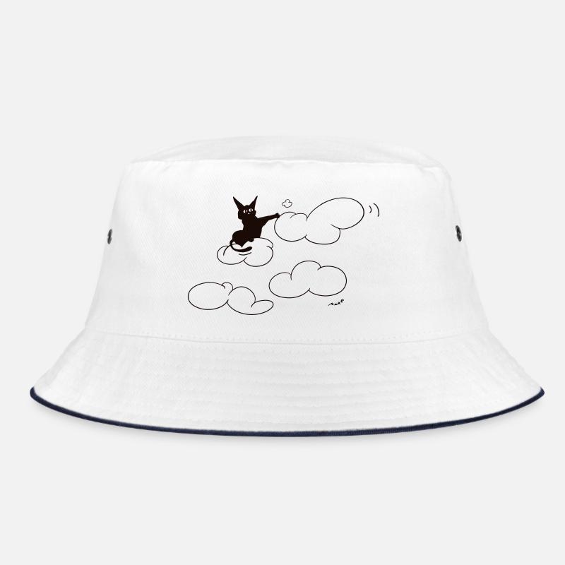 Ein niedliches schwarzes Kätzchen, das eine flauschige Wolke anstupst. Komisch. Bucket Hat