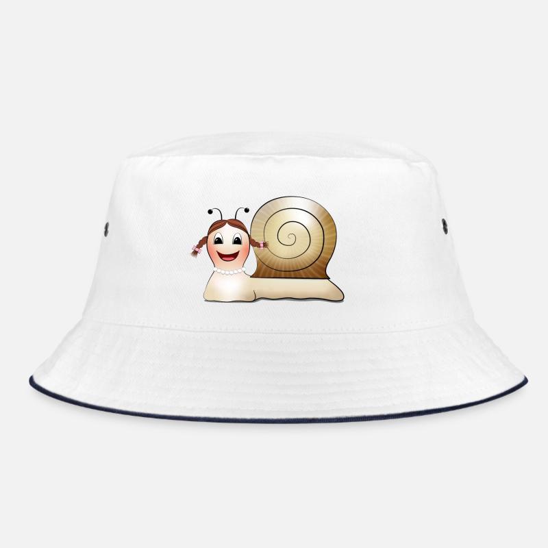 Heidi Schneck freut sich Bucket Hat