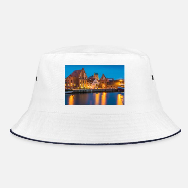 Wismar am Abend Bucket Hat