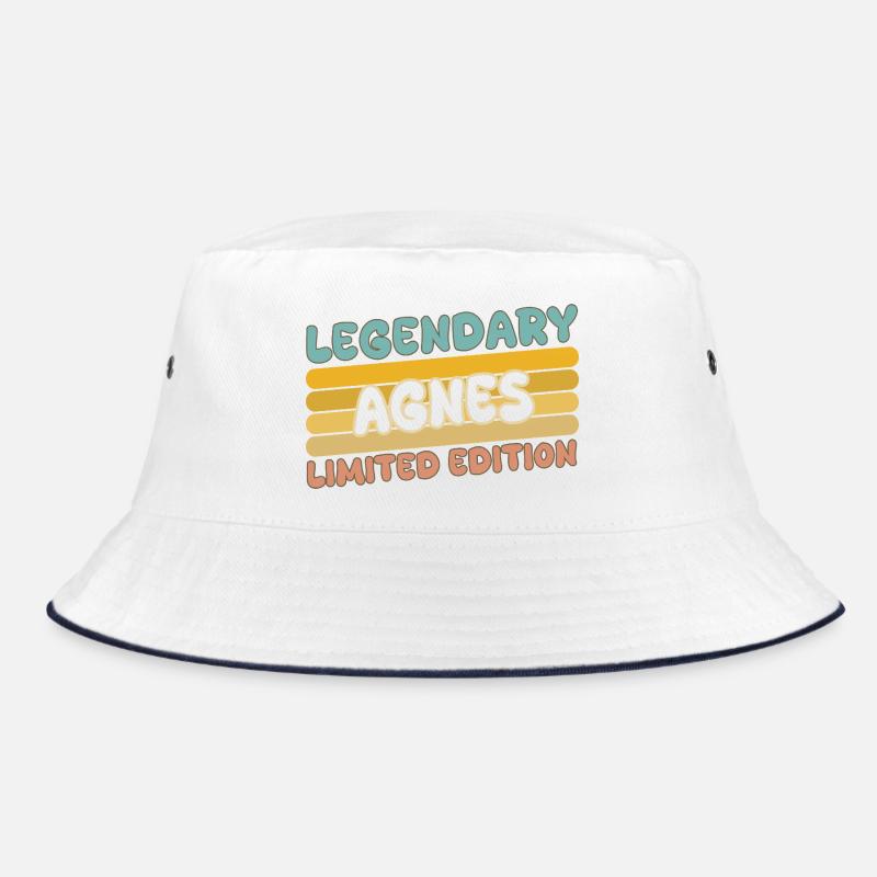 Agnes als Legendary Bucket Hat