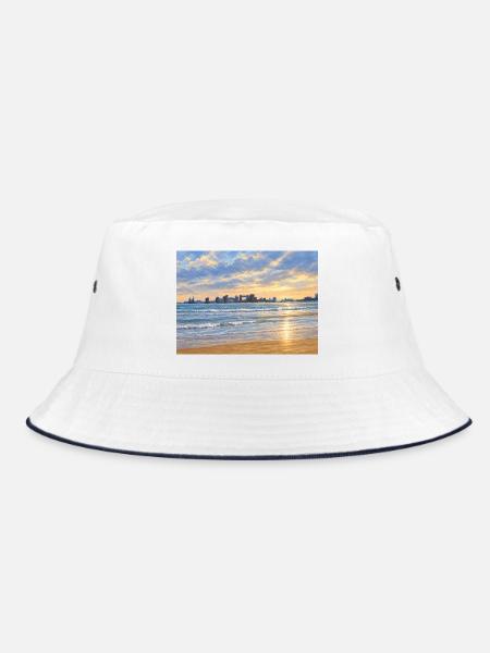 Sonnenuntergang an der Stadtbucht - Bucket Hat - Weiß/Navy