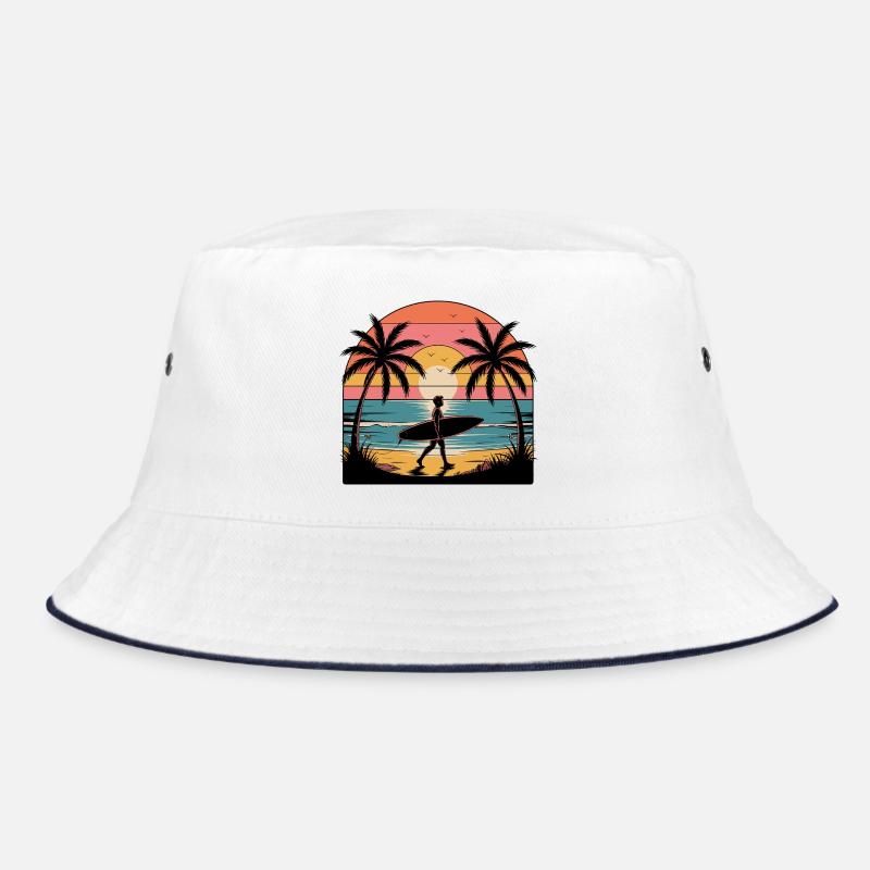 Surfeur au coucher du soleil sur la plage Bob