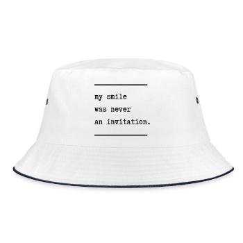 Mein Lächeln war nie eine Einladung - Bucket Hat - Weiß/Navy - Vorne
