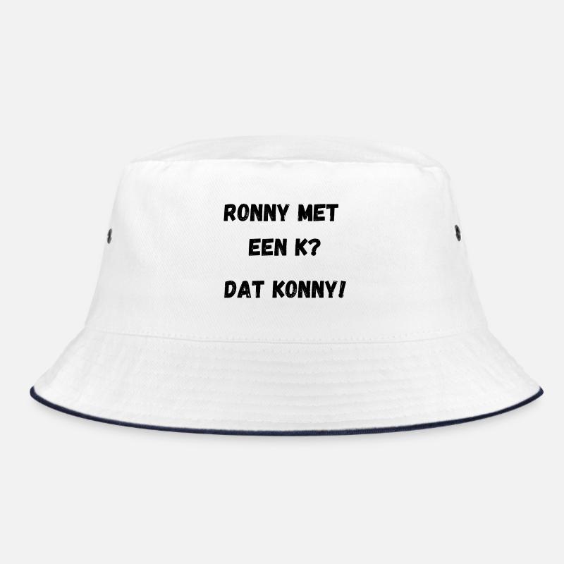 Ronny mit einem K Bucket Hat