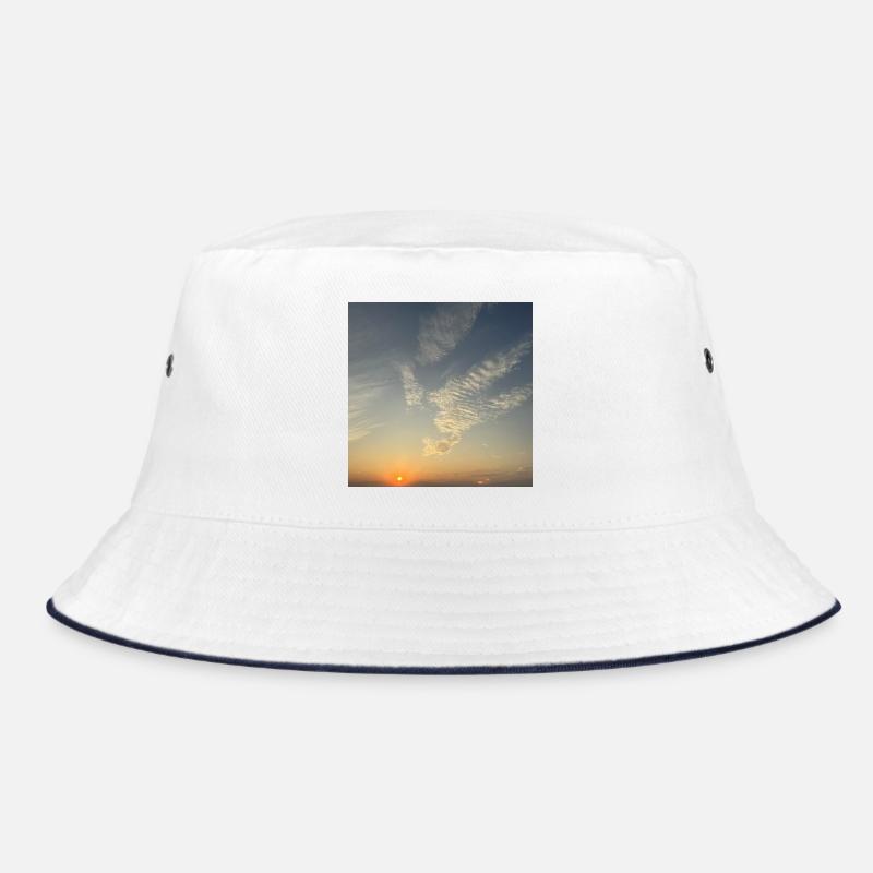 Ciel du soir avec mer de nuages Bob