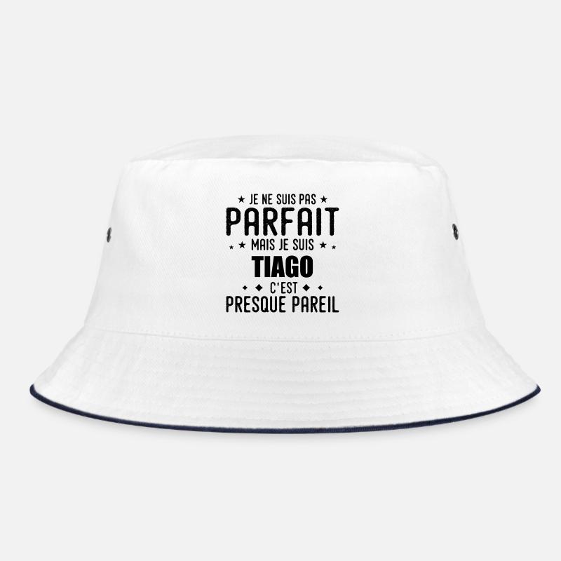 Tiago: authentisch, unvollkommen, oberflächlich, perfekt Bucket Hat