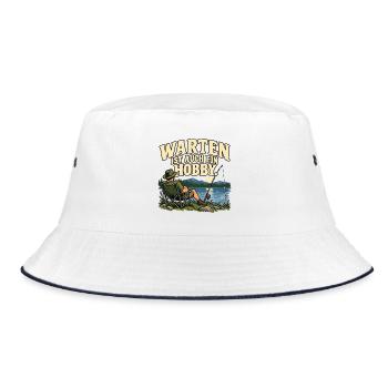 Warten ist auch ein Hobby – Retro-Angelshirt - Bucket Hat - Weiß/Navy - Vorne