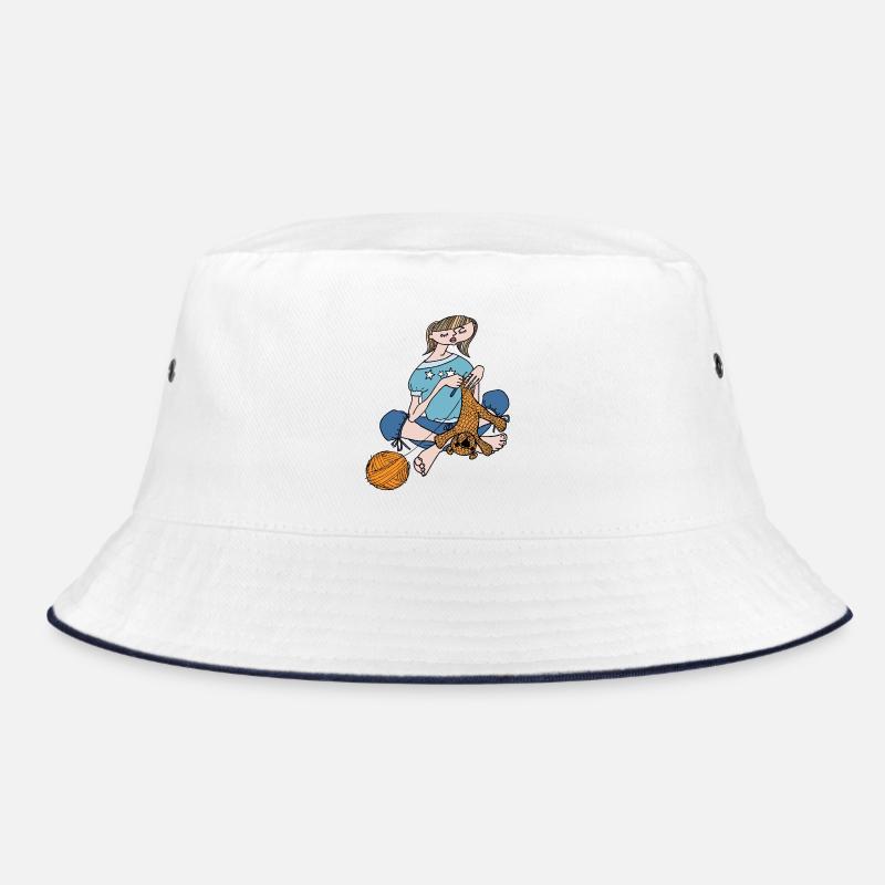 Mädchen häkelt Teddy Bucket Hat
