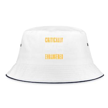 Critically Endangered Manual Driver Pedal Pride - Bucket Hat - Weiß/Navy - Vorne