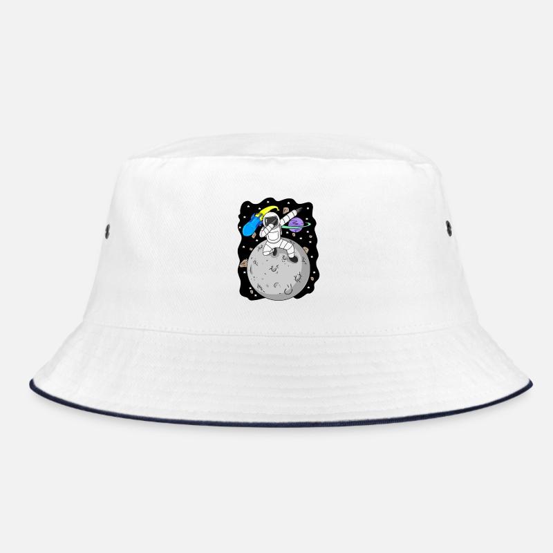 Astronaut on the moon Bucket Hat