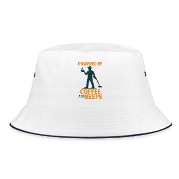 Angetrieben von Kaffee und Piepen, Metallerkennung - Bucket Hat - Weiß/Navy - Vorne