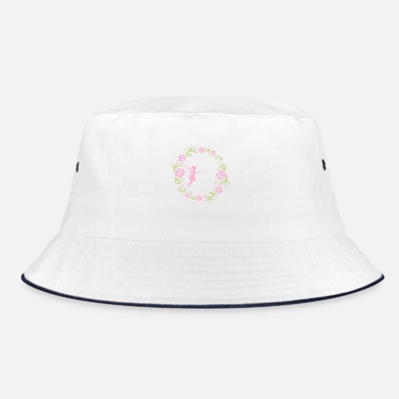 Dekorativer Blumenkranz mit rosa Rosen und Fee Bucket Hat