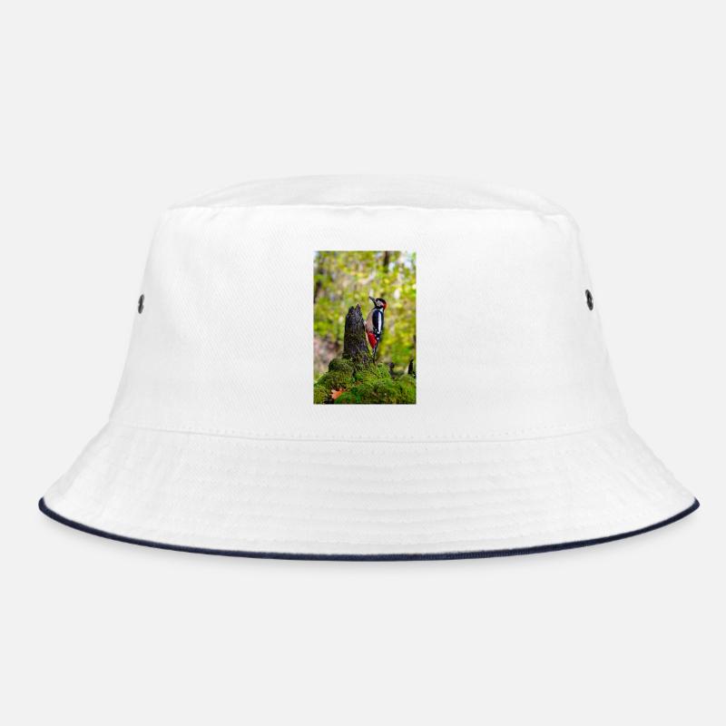 Woodpecker on Mossy Forest Stump - Bucket Hat - white/navy