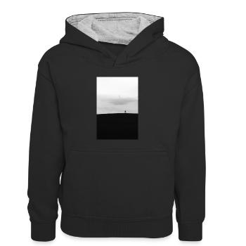 Der highseat auf einem hügel im feld - Kinder Kontrast-Hoodie - Schwarz/Grau meliert - Vorne