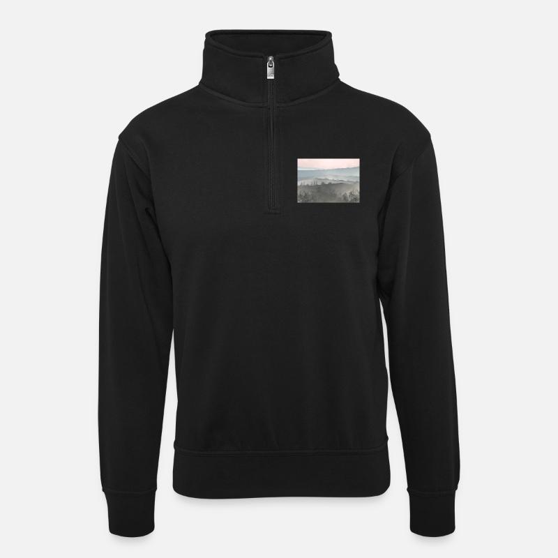 Solopgang i tågens bjerge - Unisex-sweatshirt med zipkrave - sort