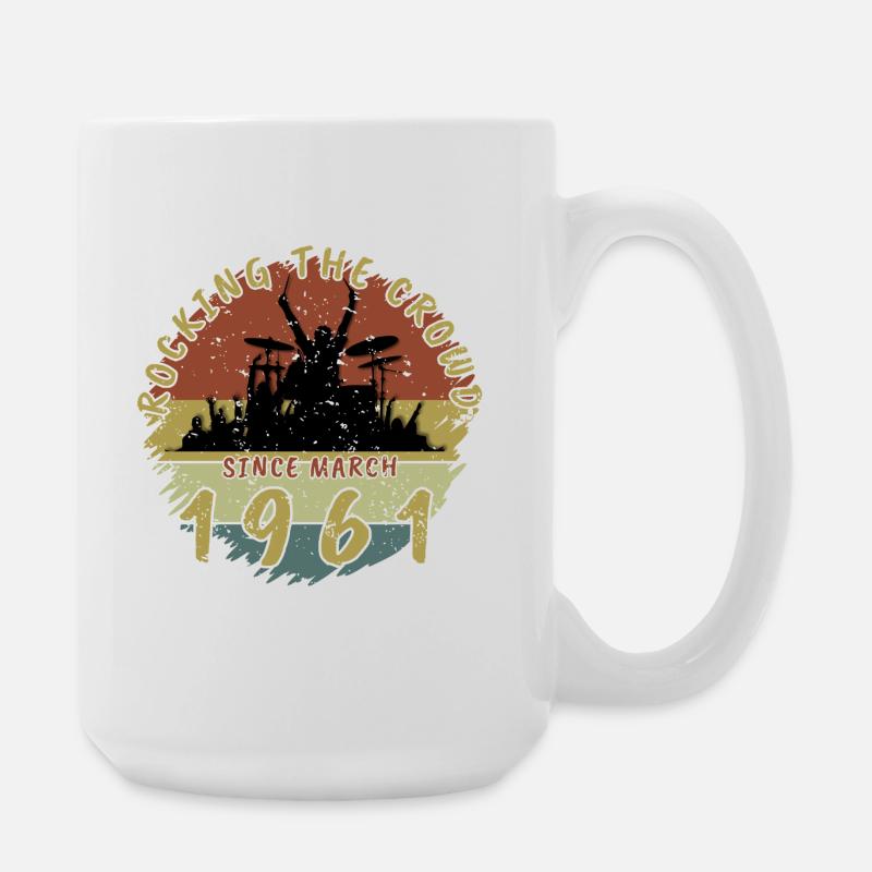 65. Geburtstag Rocking the crowd DRM 03/1961 - Große Tasse 440 ml - Weiß