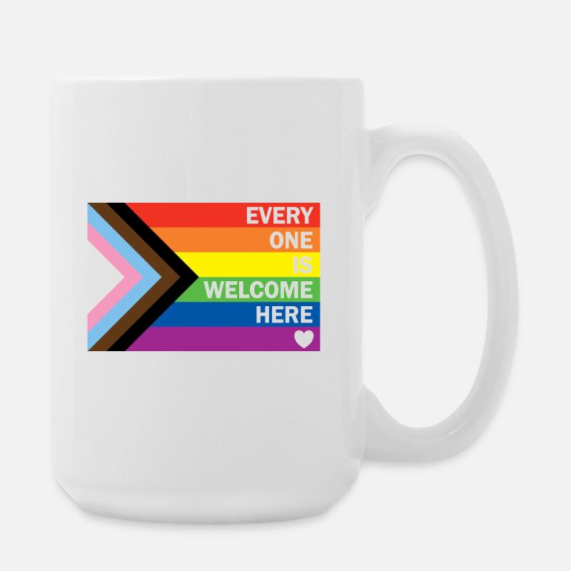 Progress Pride Flag – Everyone Is Welcome Here  - Große Tasse 440 ml - Weiß