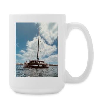 Katamaran über das Wasser segeln - Große Tasse 440 ml - Weiß - Rechts