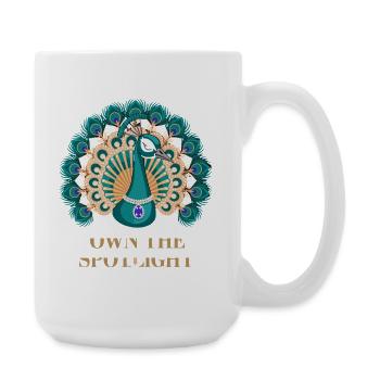  Pfauenmotiv: Own The Spotlight mit Eleganz und - Große Tasse 440 ml - Weiß - Rechts