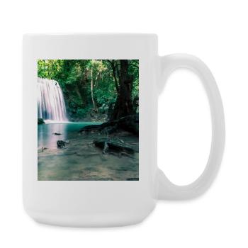 Grüner Wasserfall im Wald - Große Tasse 440 ml - Weiß - Rechts