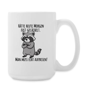 Fast gelächelt – Grummeliger Waschbär Morgenmuffel - Grande tasse 440 ml - blanc - Droite