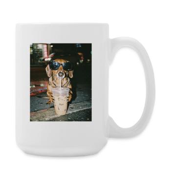 Dackel trink Eiskaffee, Lustiges Dackel Foto - Große Tasse 440 ml - Weiß - Rechts