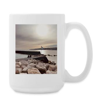 Sunset over pier and rocks - Large Mug 440 ml - white - Right