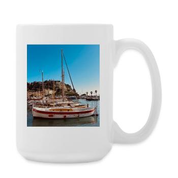 Sailboats in the blue sky harbor - Large Mug 440 ml - white - Right