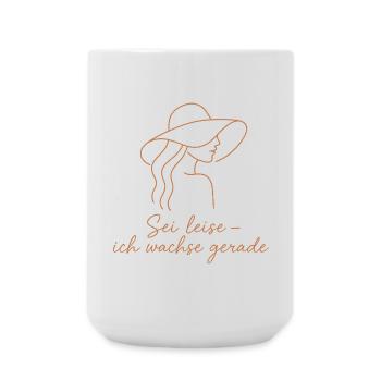 Quietly growing: Woman with a hat - Large Mug 440 ml - white - Front