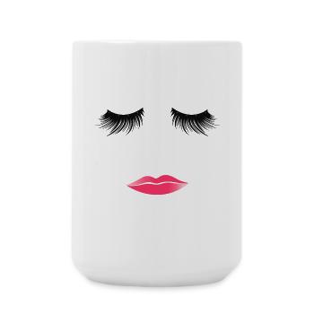 Visage de la femme Cils embrassant Lèvres roses - Grande tasse 440 ml - blanc - Devant