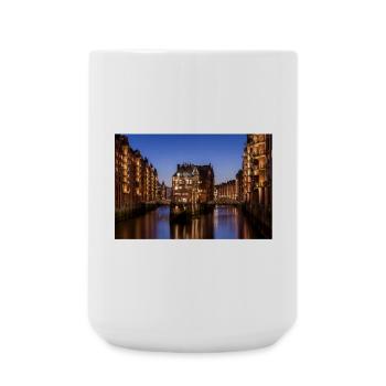 Wasserschloss Speicherstadt Hamburg - Große Tasse 440 ml - Weiß - Vorne