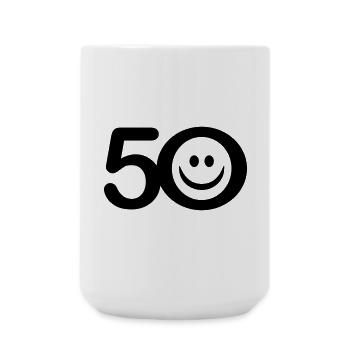 Zum Fünfzigsten: 50 mit Lächel-Gesicht - Große Tasse 440 ml - Weiß - Vorne