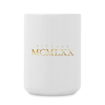 MCMLXX Jahrgang 1970 (Goldgelb) Geburtstag - Große Tasse 440 ml - Weiß - Vorne