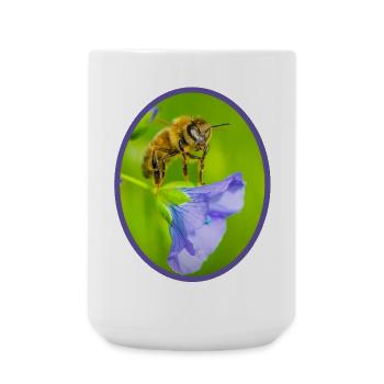 Bee on purple flower - oval outlined - Large Mug 440 ml - white - Front