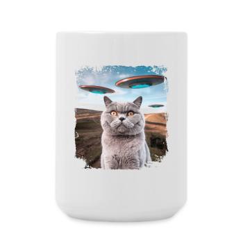 Funny British Shorthair Cat selfie with Alien UFOs - Large Mug 440 ml - white - Front