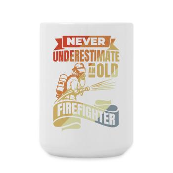 Never underestimate old firefighters - Large Mug 440 ml - white - Front