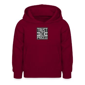 trust the process Zitat - Kinder Hoodie - Bordeaux - Vorne - AI Model Kid Female (0cm)