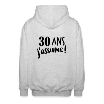 30 ans j'assume - Veste à capuche unisexe - gris clair chiné - Dos - AI Model Male 185 light (185cm)