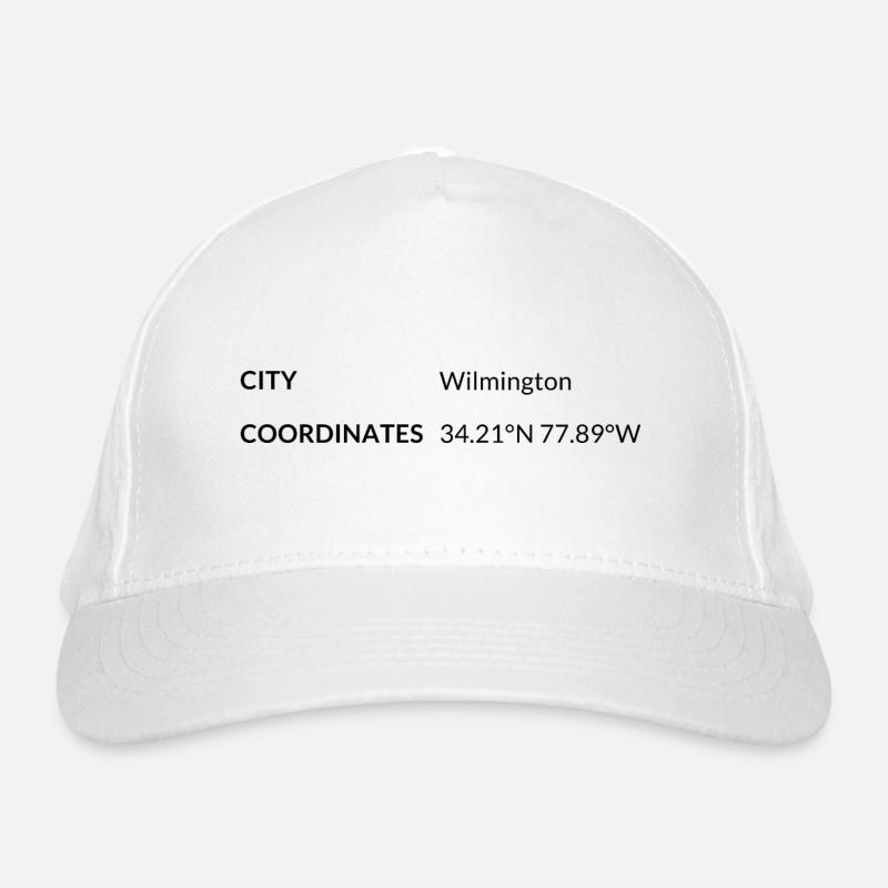 Les coordonnées de Wilmington, Caroline du Nord, États-Unis - Casquette classique bio - blanc