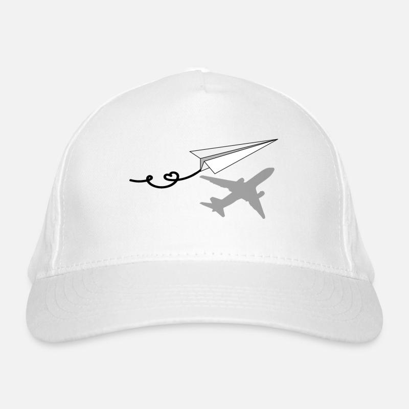 Papierflugzeug mit Flugzeugschatten Bio-Baseballkappe