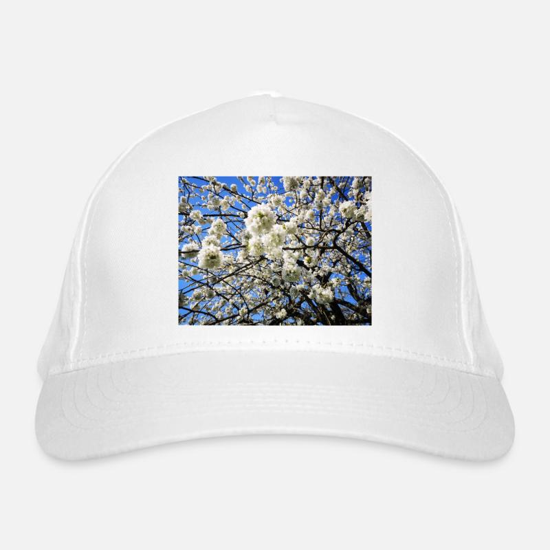 Blühender Kirschbaum im Frühling - Bio-Baseballkappe - Weiß