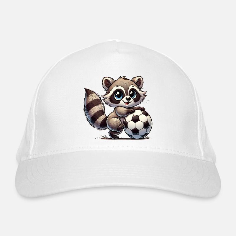 fröhlicher Waschbär, der mit einem Fußball spielt Bio-Baseballkappe