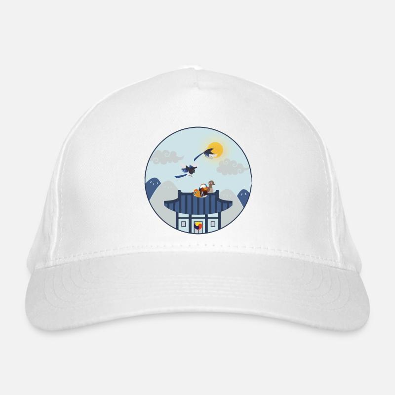 Maison coréenne avec des oiseaux – Design traditionnel Casquette classique bio