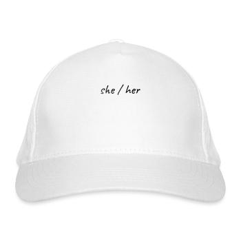 she / her - Geschlecht Gender Pronomen - Bio-Baseballkappe - Weiß - Vorne