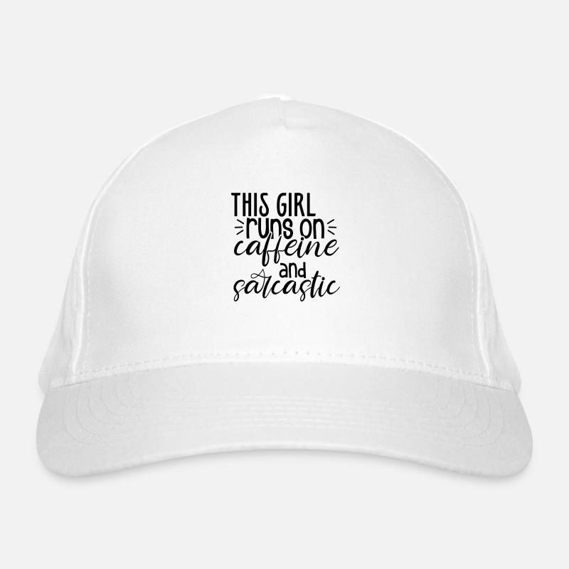 This Girl Runs On Caffeine And Sarcastic Bio-Baseballkappe