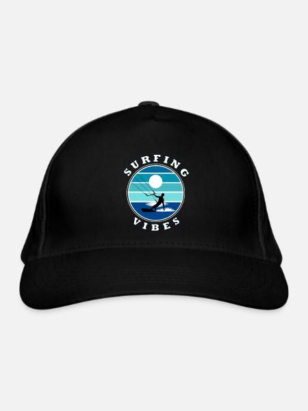 Surfing Vibes - retro - Kitesurfer - Bio-Baseballkappe - Schwarz - Vorne