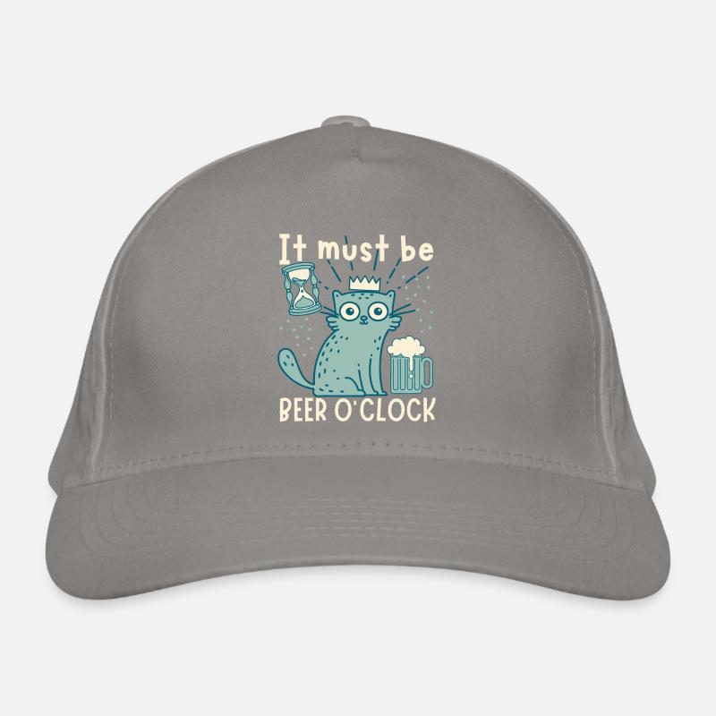 Le chat boit de la bière, drôle de dicton avec une chope de bière Casquette classique bio
